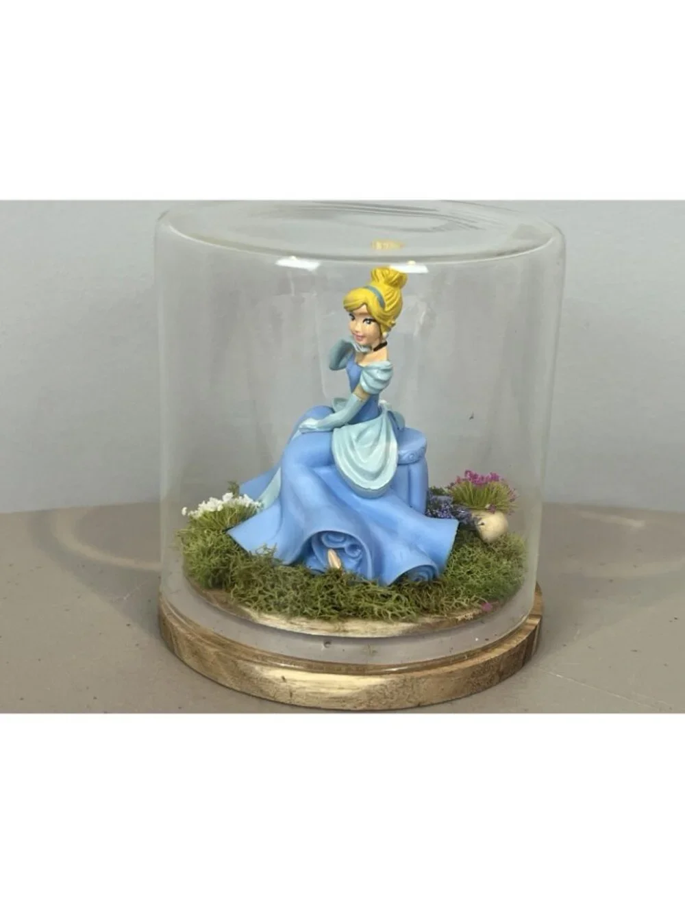 Disney Cinderella Sitting Cake Topper Handmade Cloche Dome Diorama Display 5”